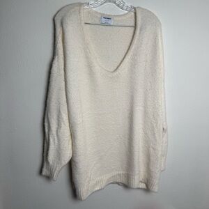 Old Navy Cream‎ V-Neck Sweater